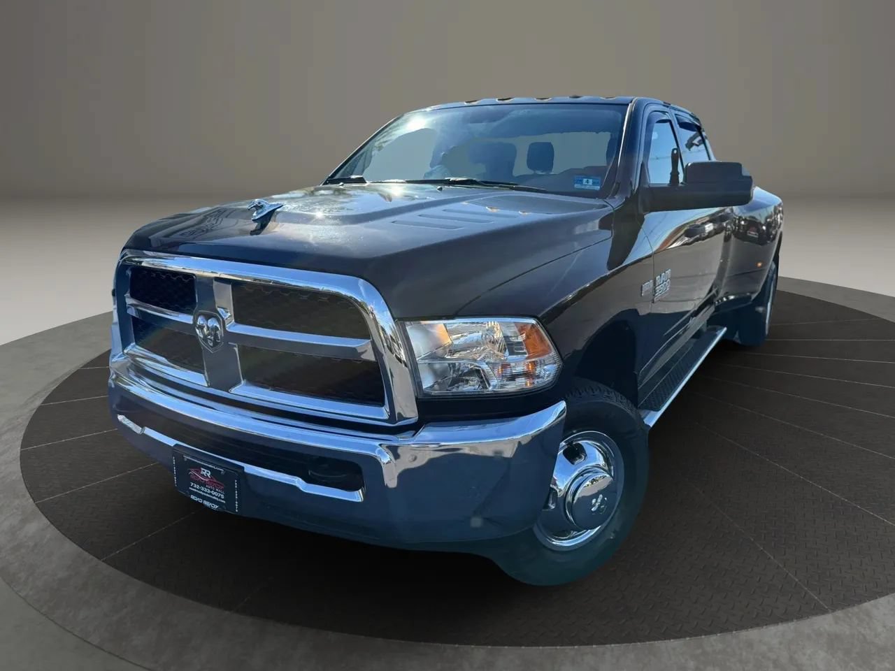 Used 2018 RAM 3500 Tradesman w/ Chrome Appearance Group AWD/4WD image 4