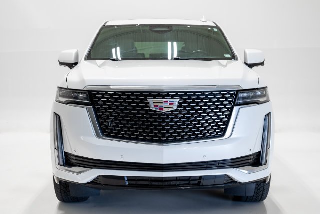 Used 2023 Cadillac Escalade Premium Luxury AWD/4WD image 4