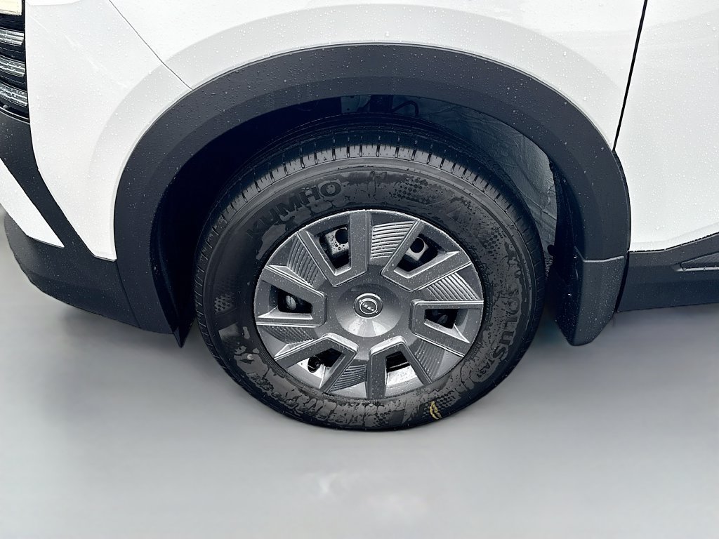 New 2026 Nissan Kicks S FWD image 31