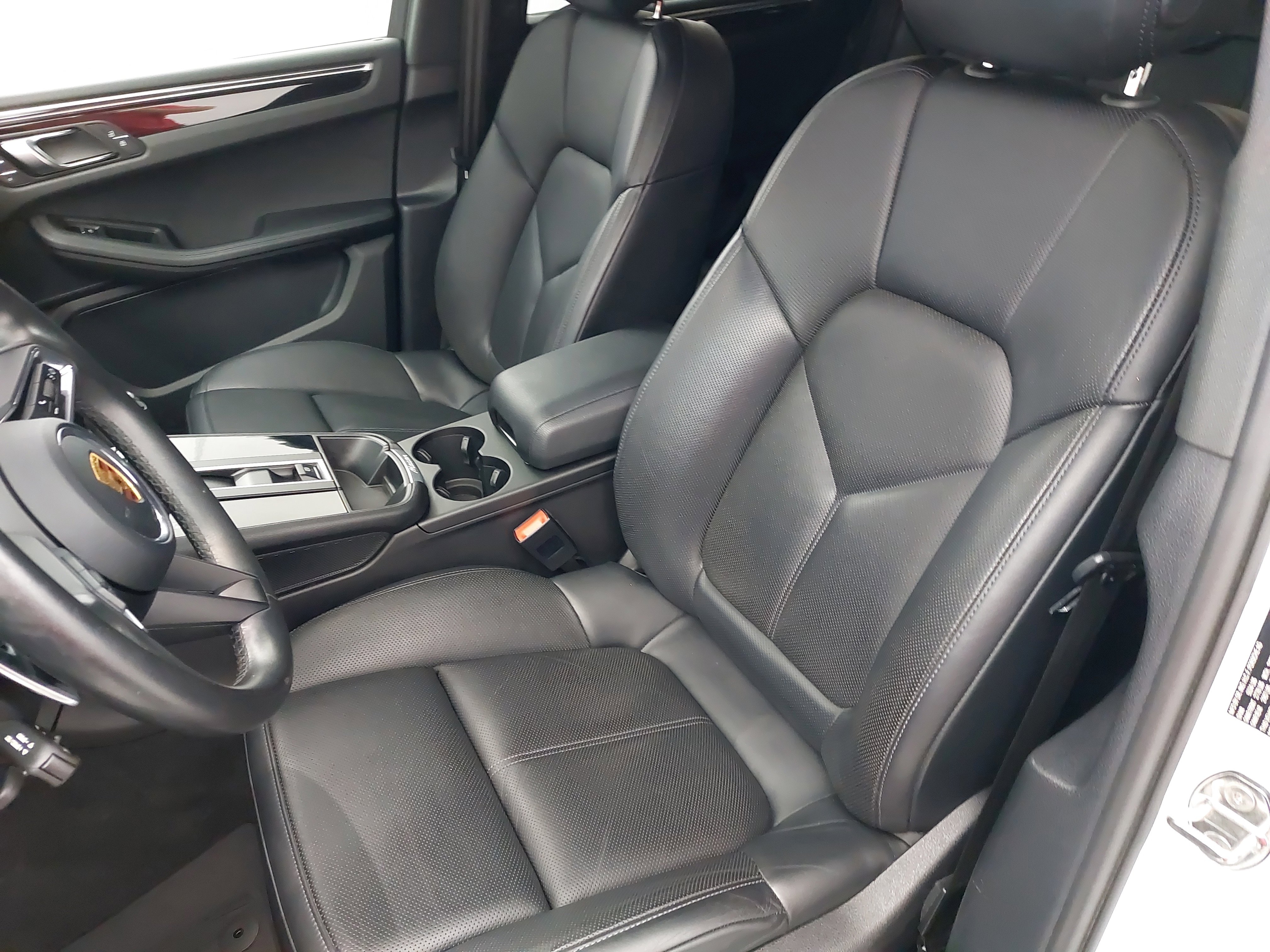 Used 2023 Porsche Macan image 5