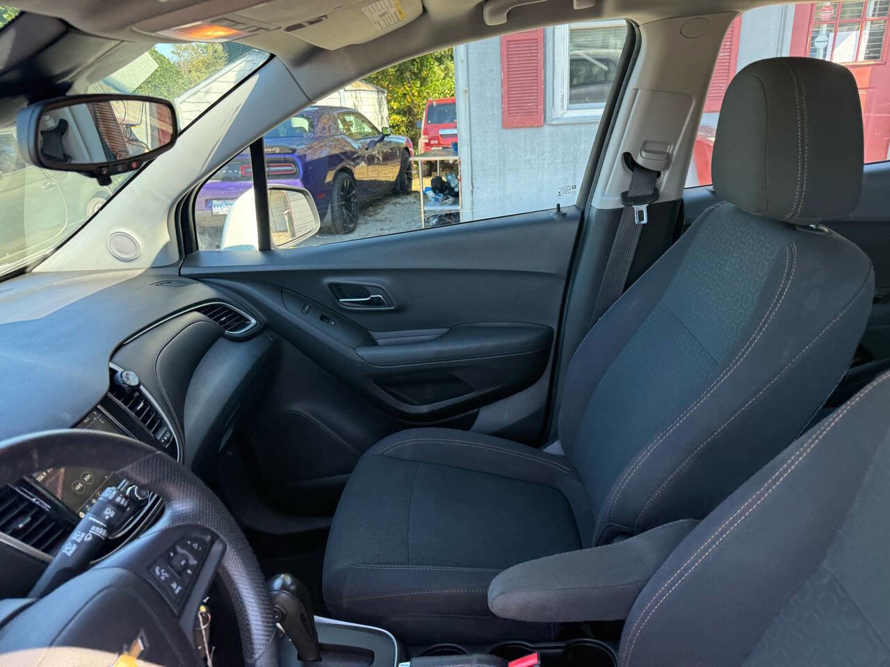 Used 2018 Chevrolet Trax LS image 12
