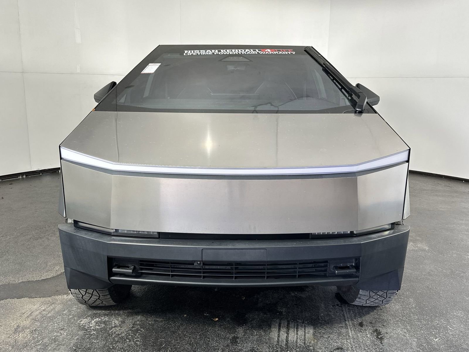 Used 2024 Tesla Cybertruck AWD Crew Cab image 4