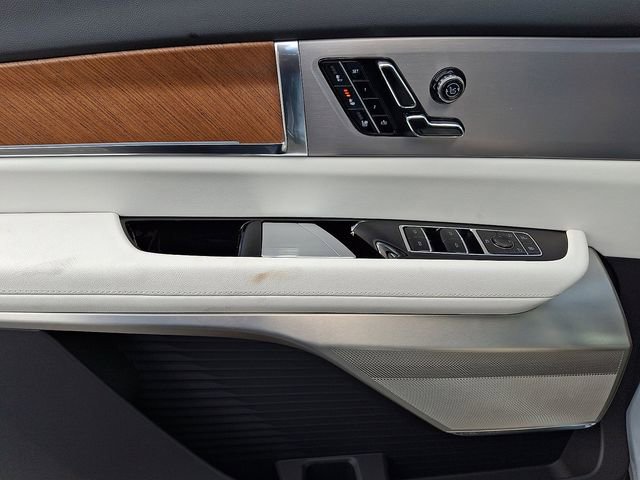 New 2026 Cadillac Vistiq Luxury AWD/4WD image 7