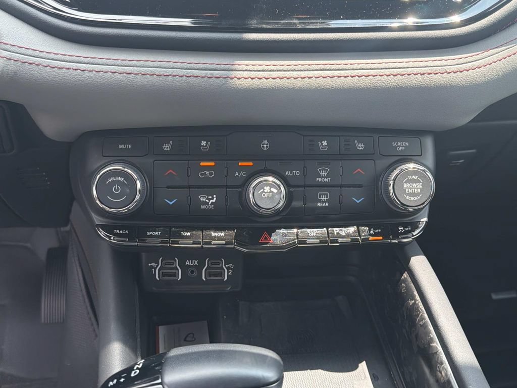 Used 2024 Dodge Durango R/T AWD/4WD image 10