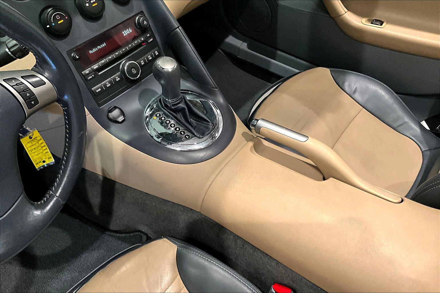 Used 2007 Pontiac Solstice Convertible w/ Premium Package RWD image 16
