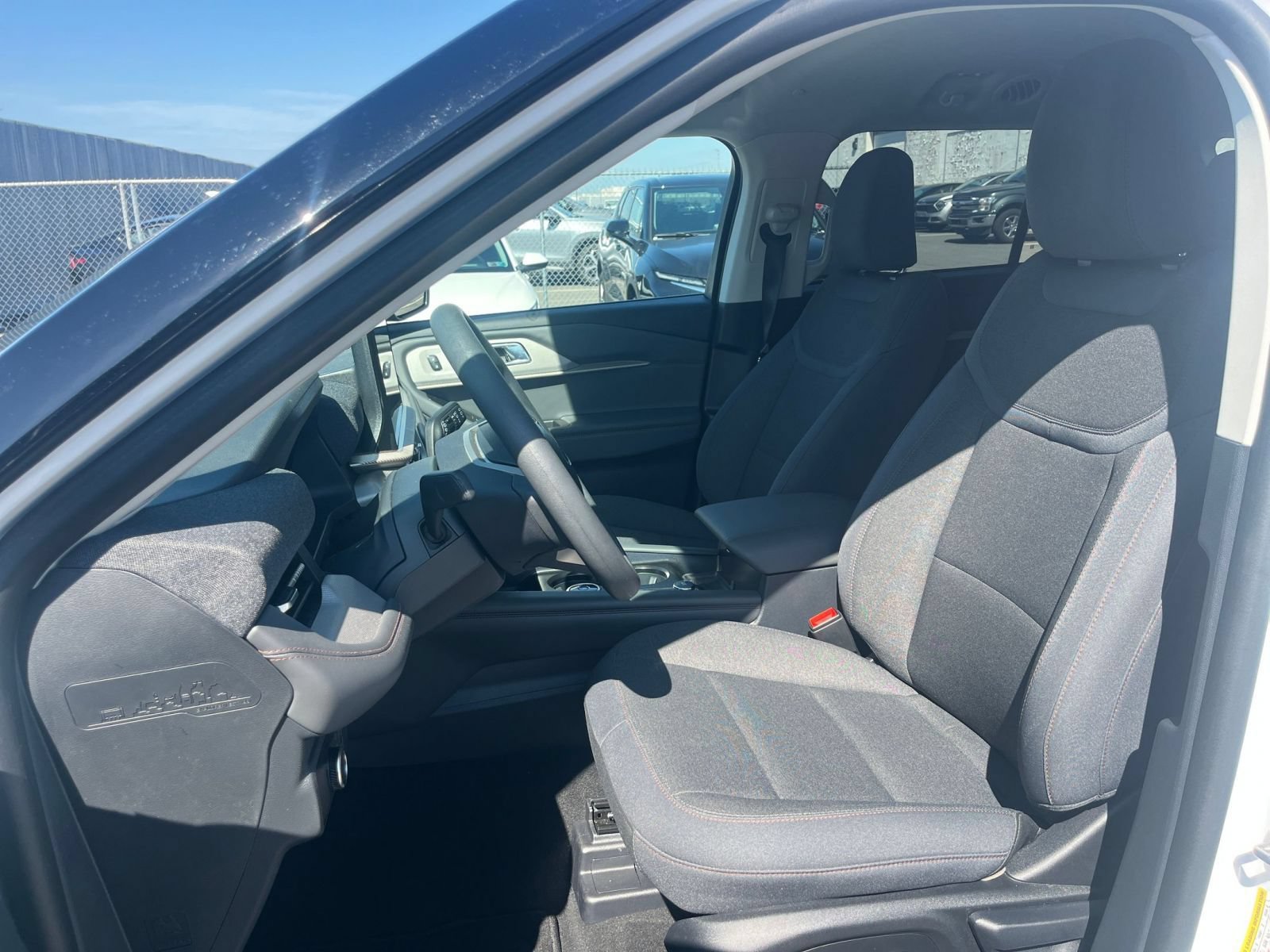 Used 2026 Ford Explorer Active AWD/4WD image 37