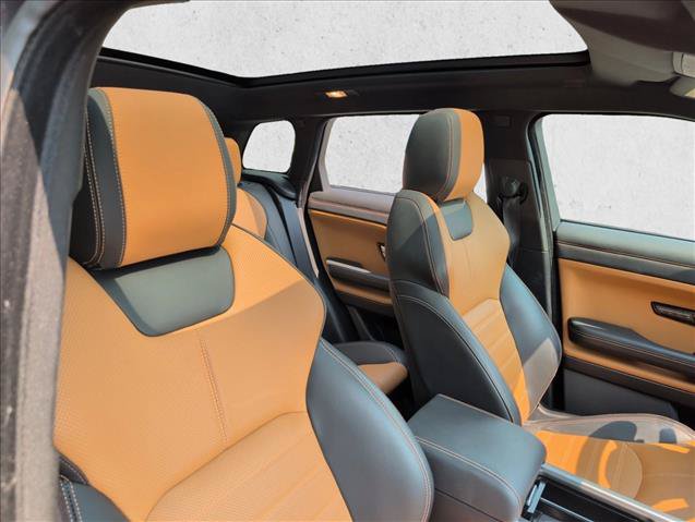 Used 2018 Land Rover Range Rover Evoque HSE Dynamic AWD/4WD image 24