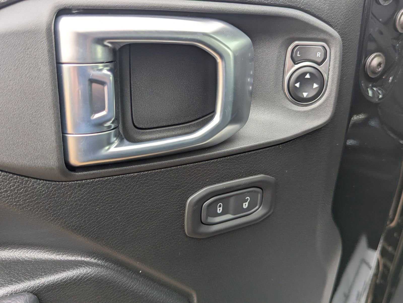 New 2026 Jeep Wrangler Sport S image 18