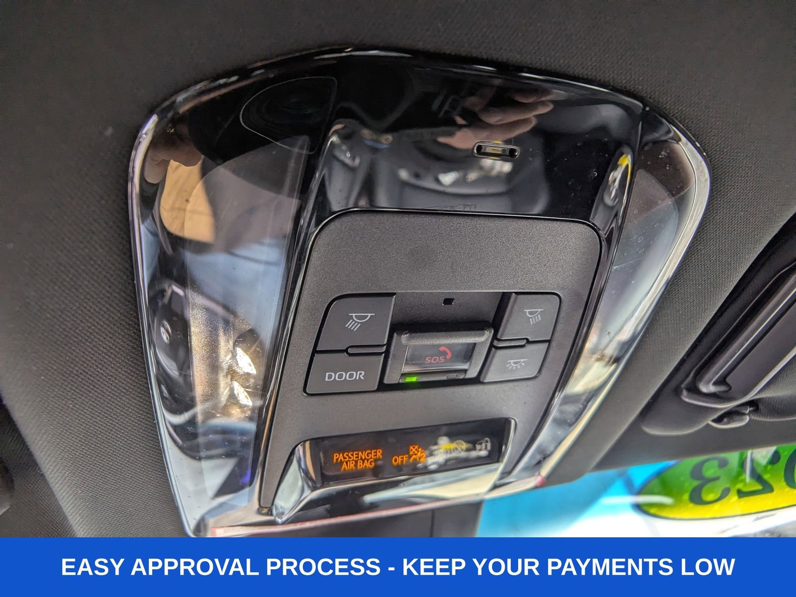 Used 2023 Toyota Venza XLE image 24