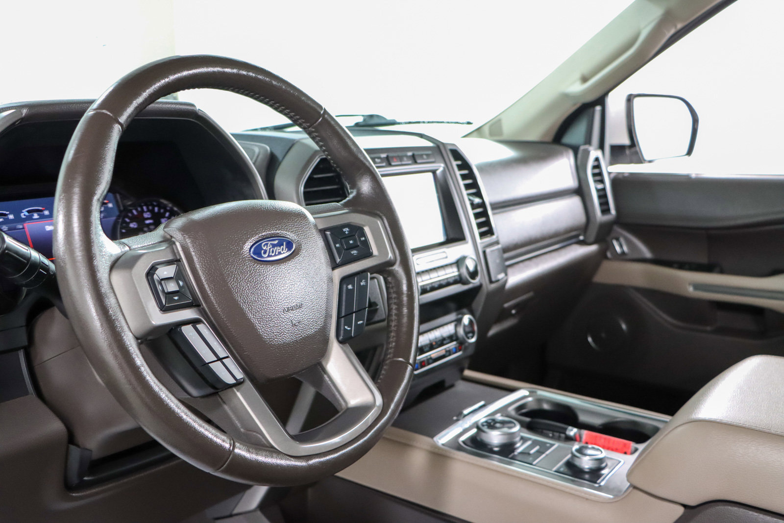 Used 2021 Ford Expedition XLT image 24