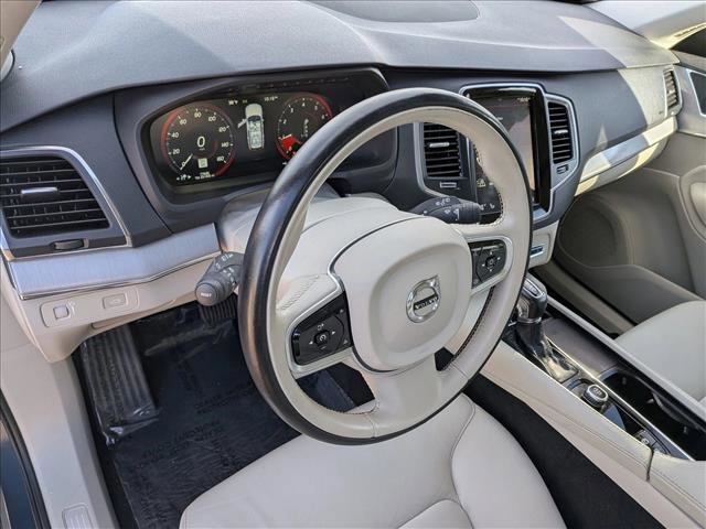 Used 2022 Volvo XC90 T5 Momentum w/ Climate Package image 10