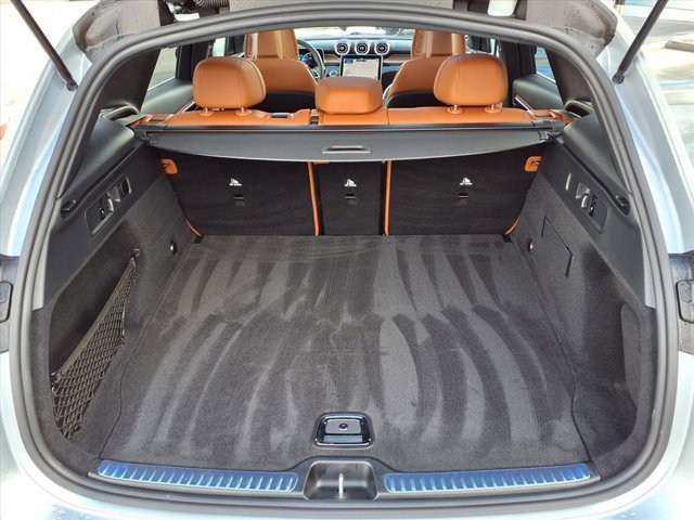 Used 2025 Mercedes-Benz GLC 300 image 23