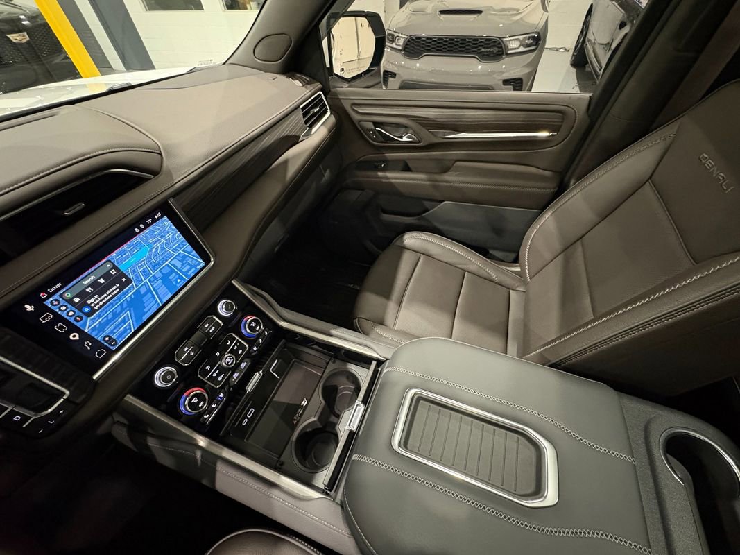 Used 2023 GMC Yukon Denali w/ LPO, Floor Liner Package AWD/4WD image 32