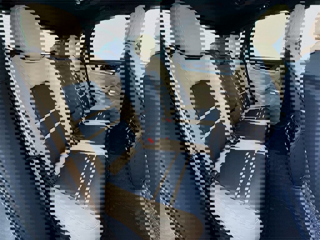 New 2026 Porsche Cayenne image 32