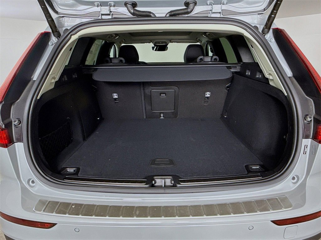 New 2026 Volvo V60 B5 Cross Country Ultra w/ Climate Package image 28