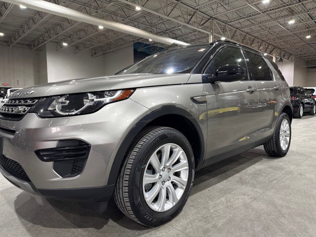 Used 2017 Land Rover Discovery Sport SE image 23