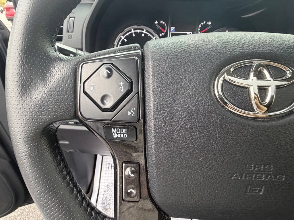 Used 2022 Toyota 4Runner TRD Off-Road Premium w/ Moonroof Package AWD/4WD image 38