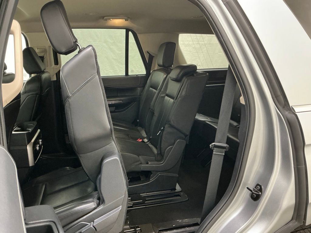 Used 2024 Ford Expedition XLT image 21