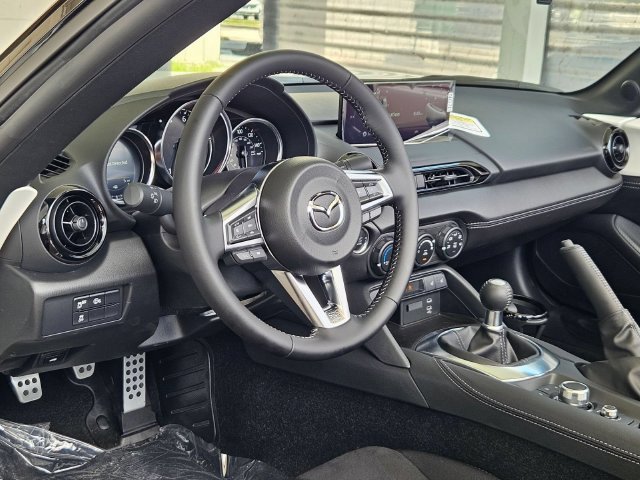 New 2026 MAZDA MX-5 Miata Club w/ Interior Package RWD image 9