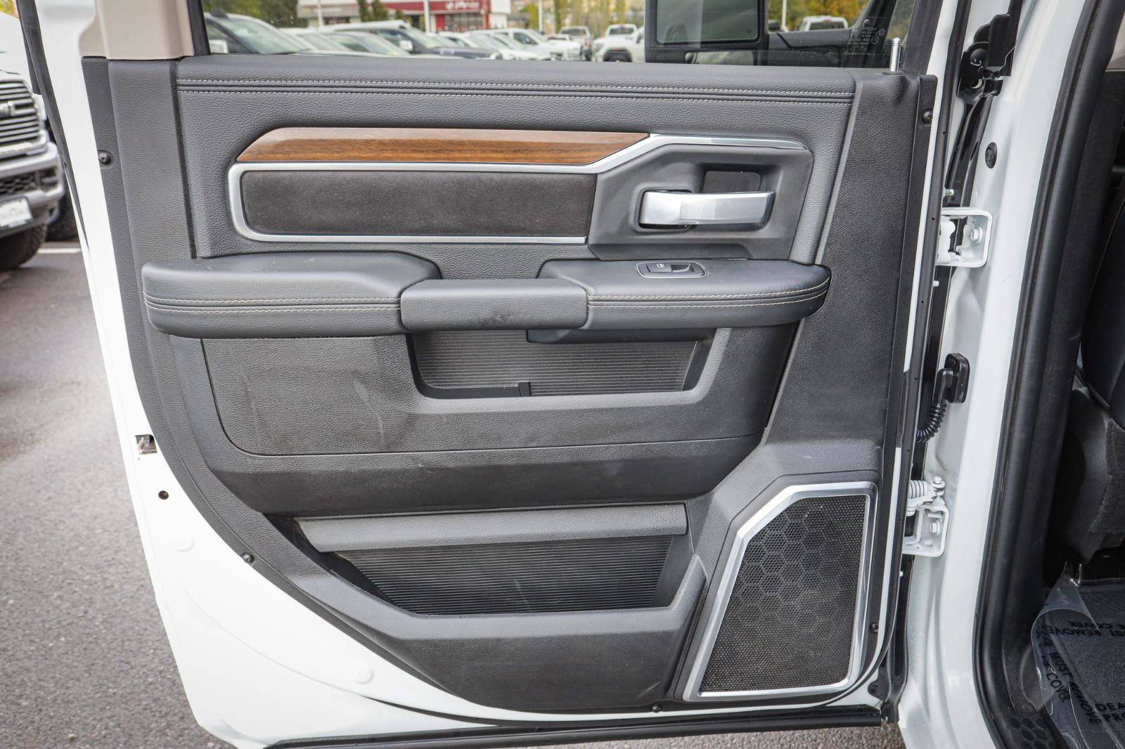 Used 2024 RAM 2500 Laramie image 33