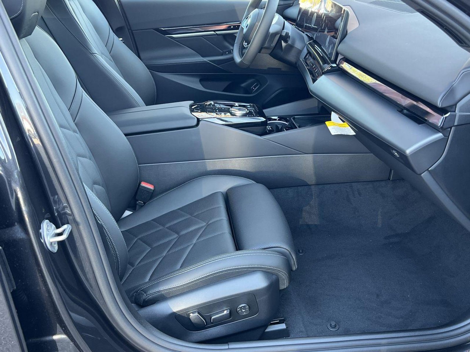 New 2025 BMW i5 xDrive40 w/ M Sport Package image 26