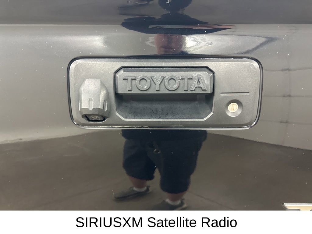 Used 2019 Toyota Tundra SR5 w/ SR5 Upgrade Package AWD/4WD image 17