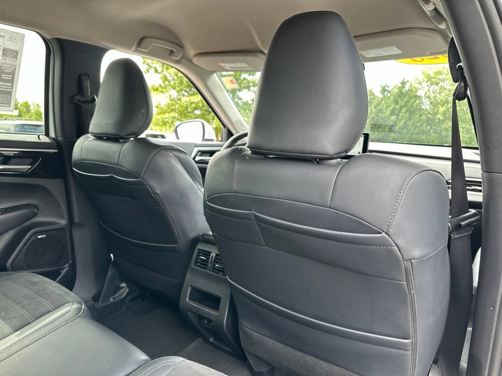 Used 2025 Mitsubishi Outlander SE AWD/4WD image 28