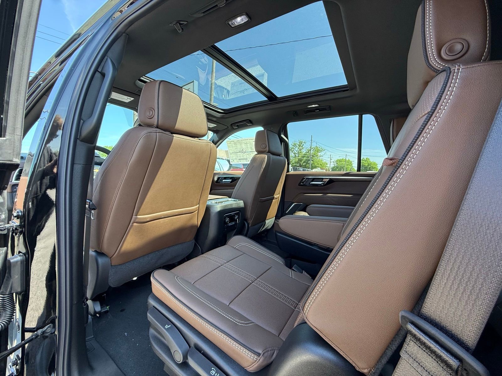 New 2026 Chevrolet Tahoe High Country AWD/4WD image 21