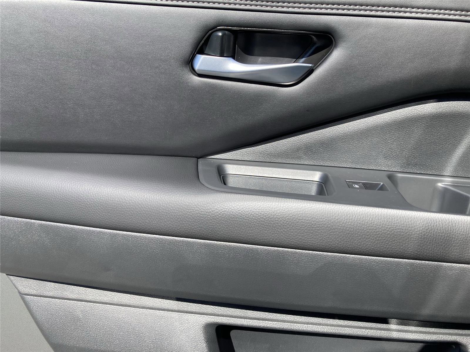 New 2026 Nissan Pathfinder Platinum image 29