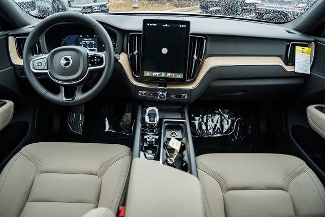 New 2026 Volvo XC60 B5 Plus w/ Protection Package Premier image 19