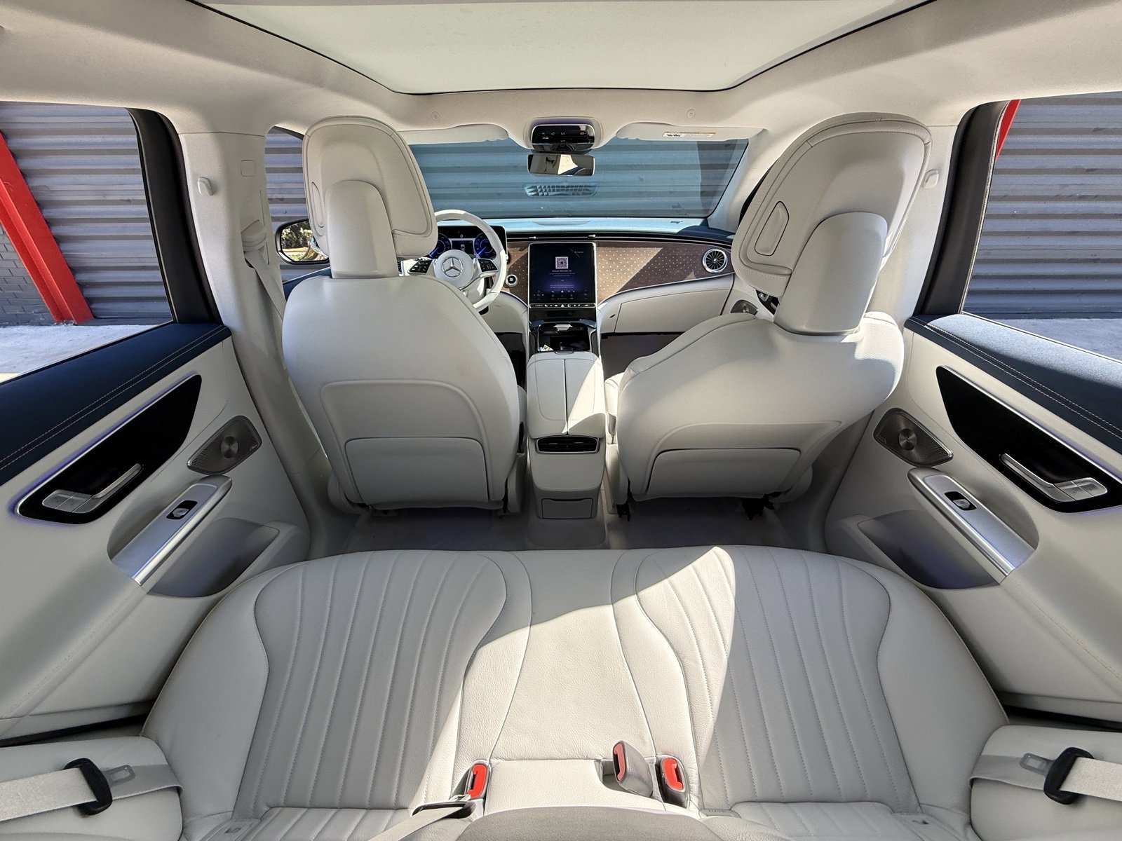 Used 2023 Mercedes-Benz EQE 500 4MATIC SUV image 13
