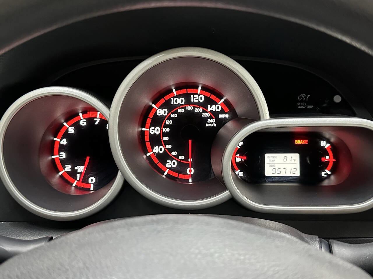 Used 2010 Pontiac Vibe w/ Sun and Wheels Package image 21