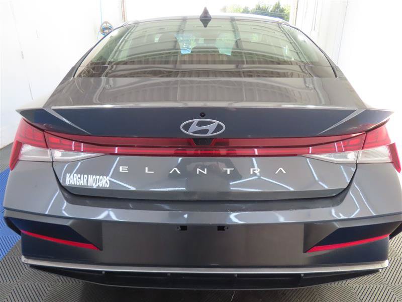 Used 2025 Hyundai Elantra SEL FWD image 10