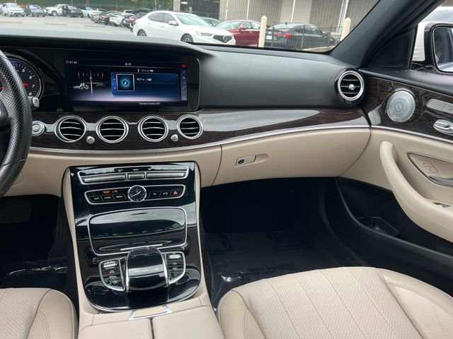 Used 2018 Mercedes-Benz E 400 4MATIC Sedan image 16