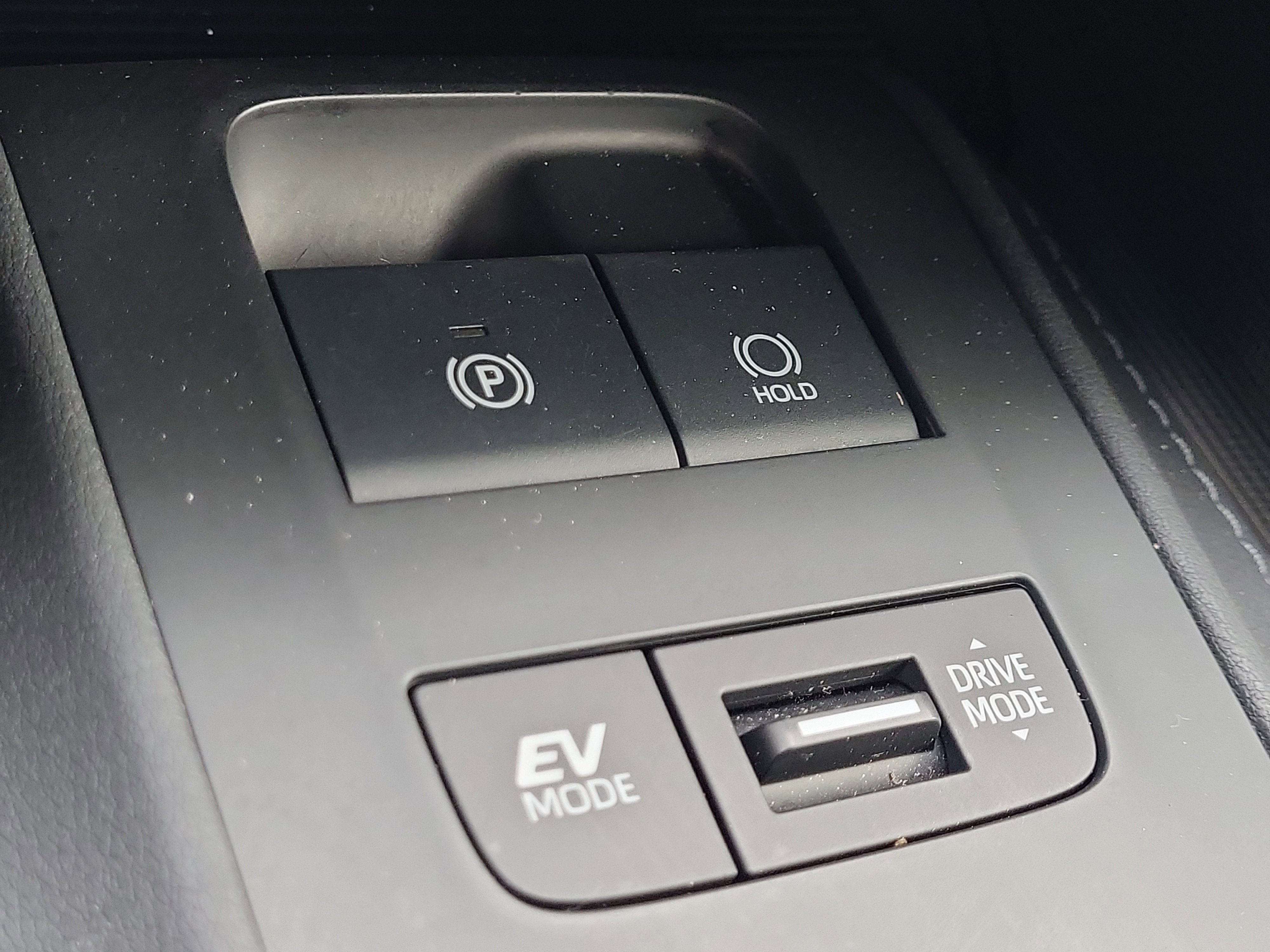 Used 2021 Toyota Venza LE image 26