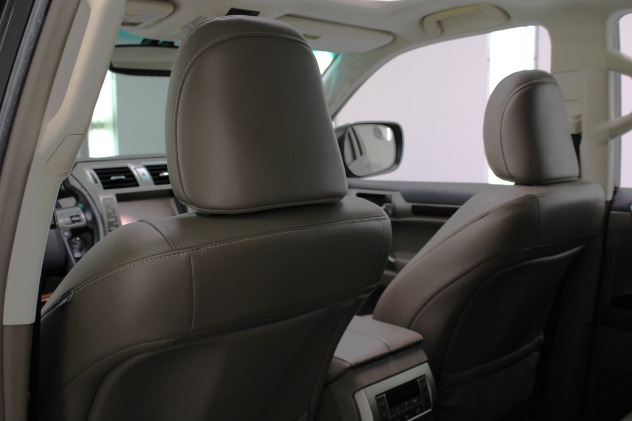 Used 2016 Lexus GX 460 w/ Premium Package image 36