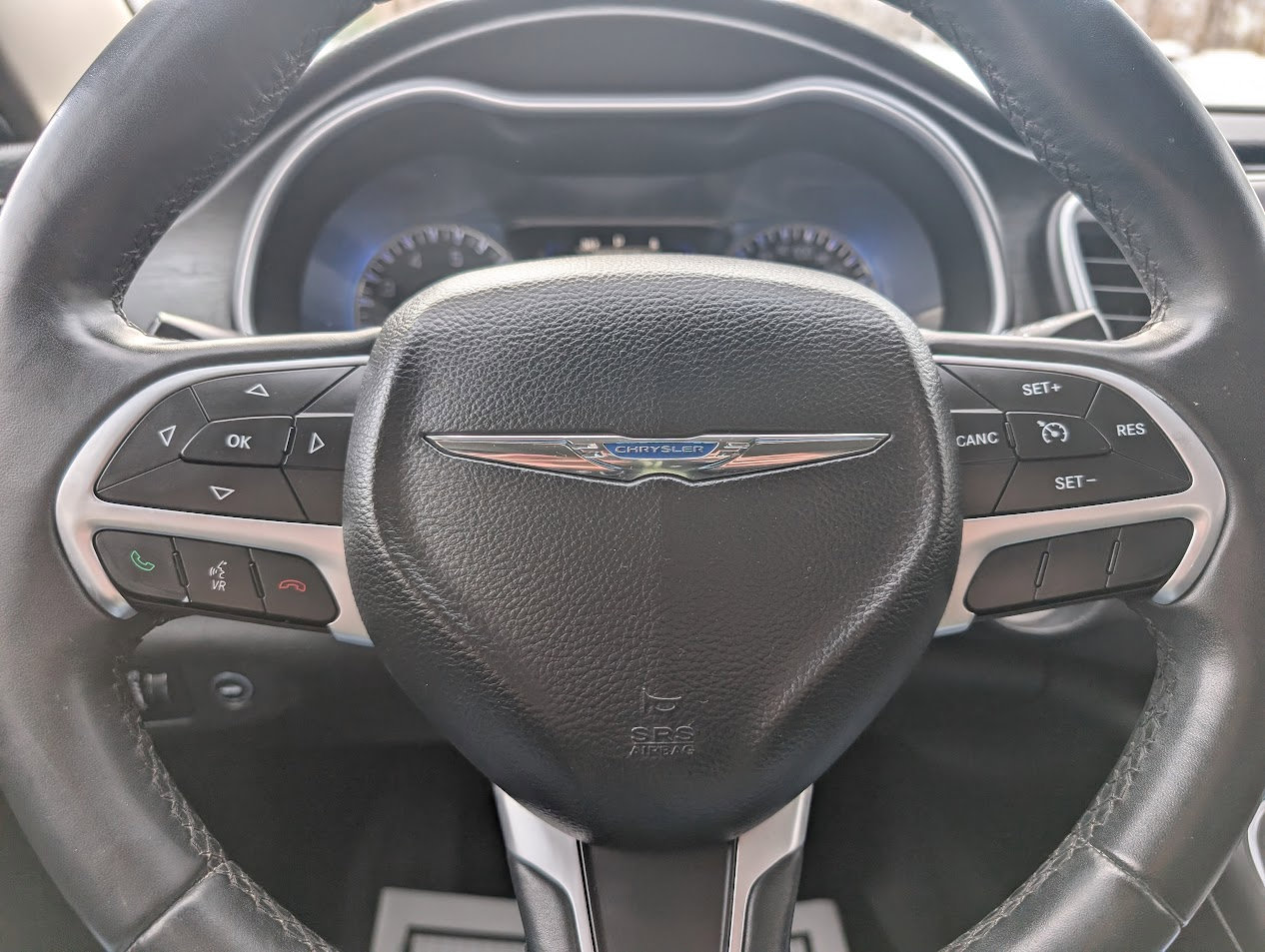 Used 2015 Chrysler 200 Limited w/ Convenience Group image 19