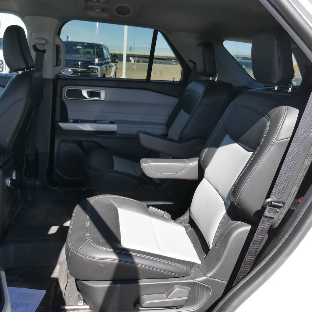 Used 2022 Ford Explorer XLT w/ Equipment Group 202A image 22