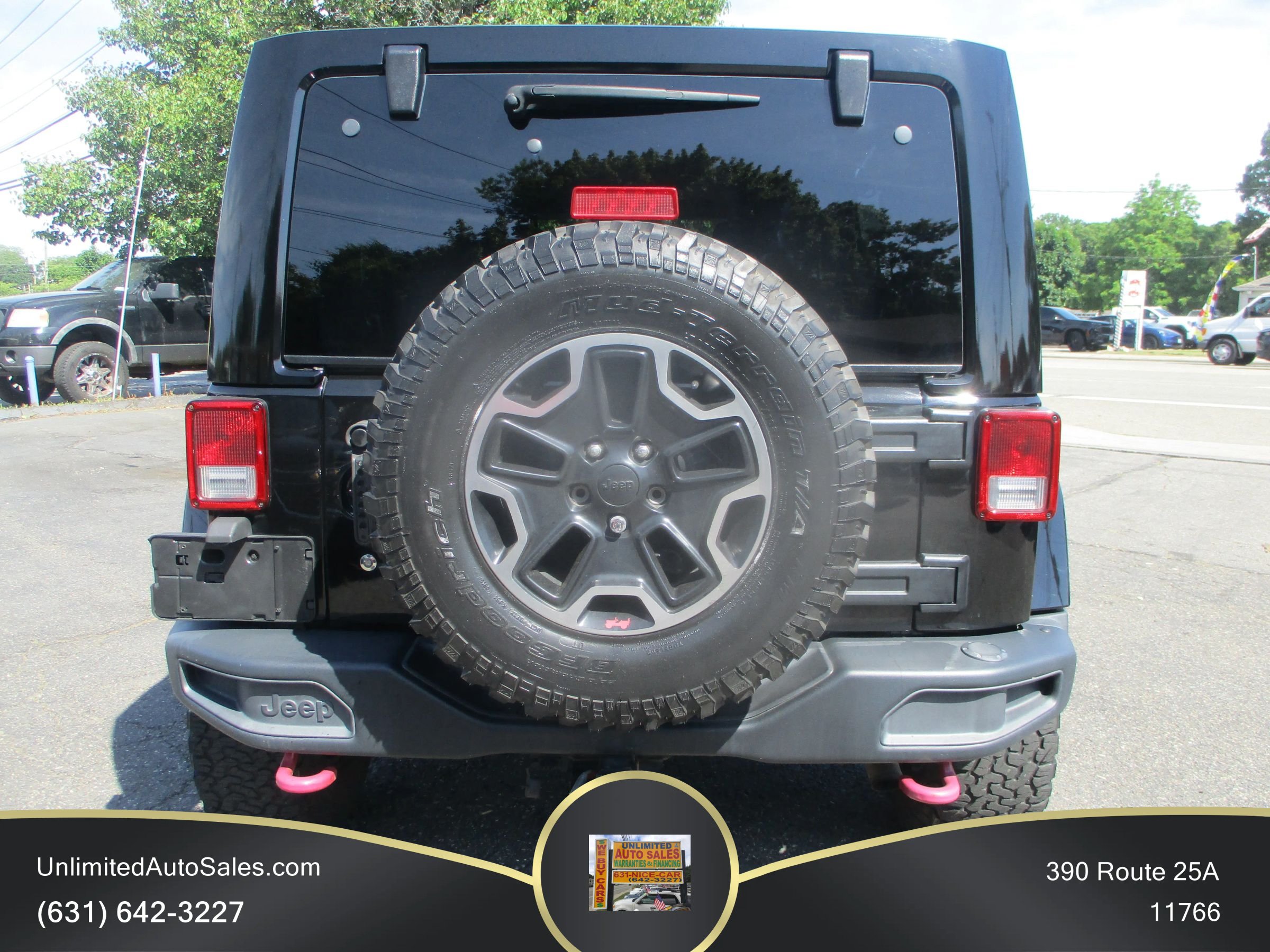 Used 2015 Jeep Wrangler Unlimited Rubicon AWD/4WD image 2