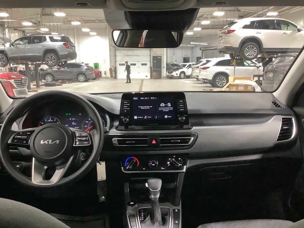 Certified 2023 Kia Seltos LX image 8