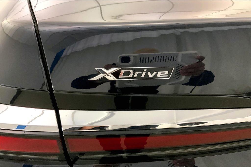 Used 2025 BMW 740i xDrive image 29