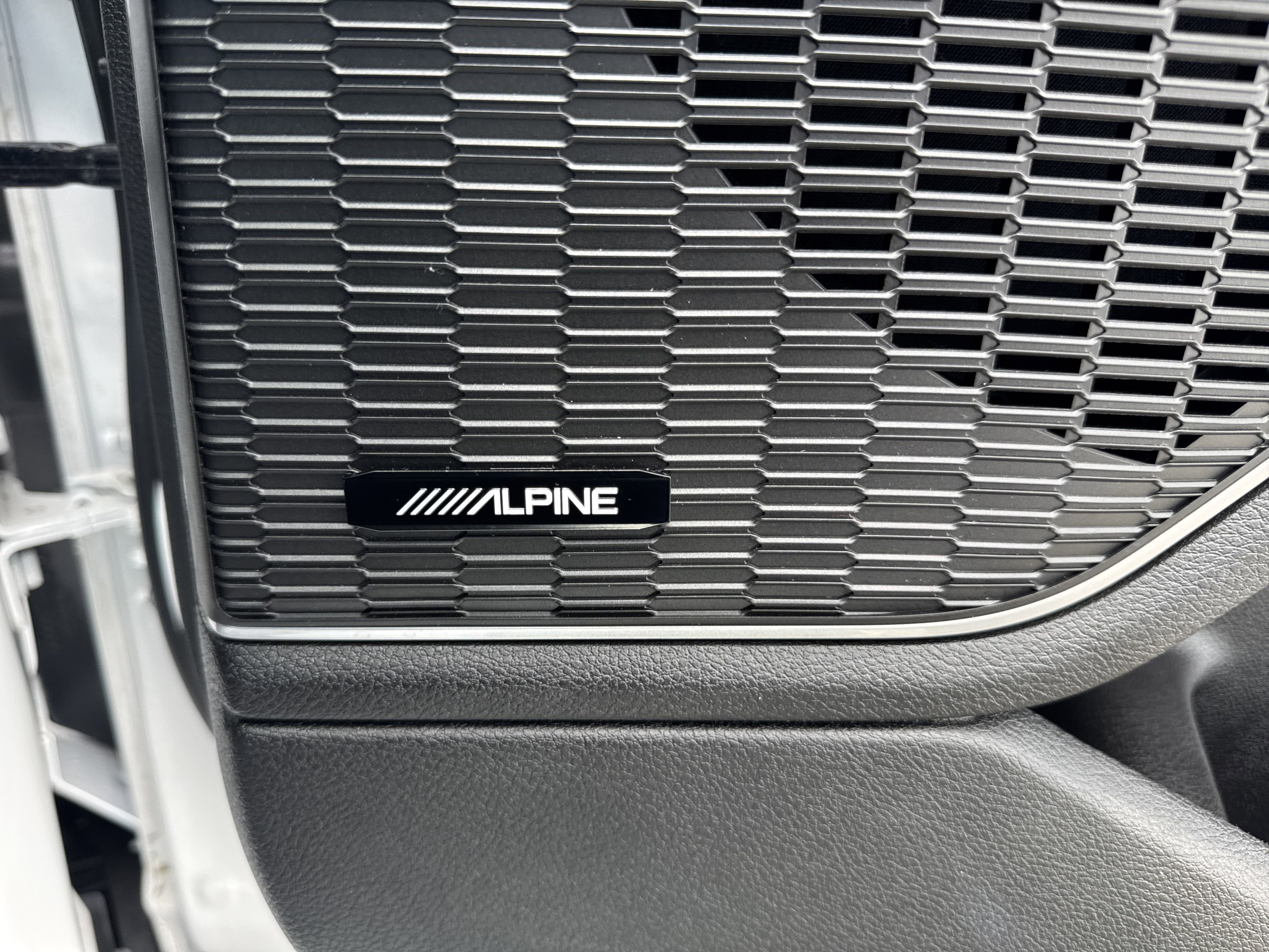 Used 2023 Jeep Grand Cherokee 4WD 4xe image 36