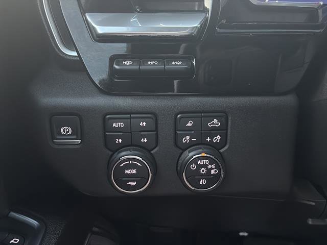 Certified 2024 Chevrolet Silverado 3500 High Country w/ High Country Premium Package image 17