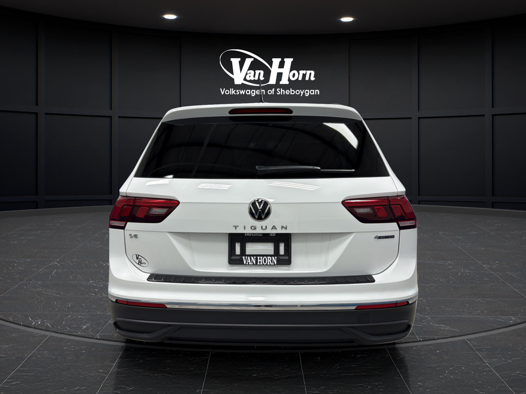 Used 2024 Volkswagen Tiguan SE AWD/4WD image 6