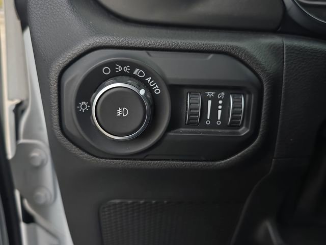 Used 2019 Jeep Wrangler Unlimited Sahara w/ Safety Group image 25