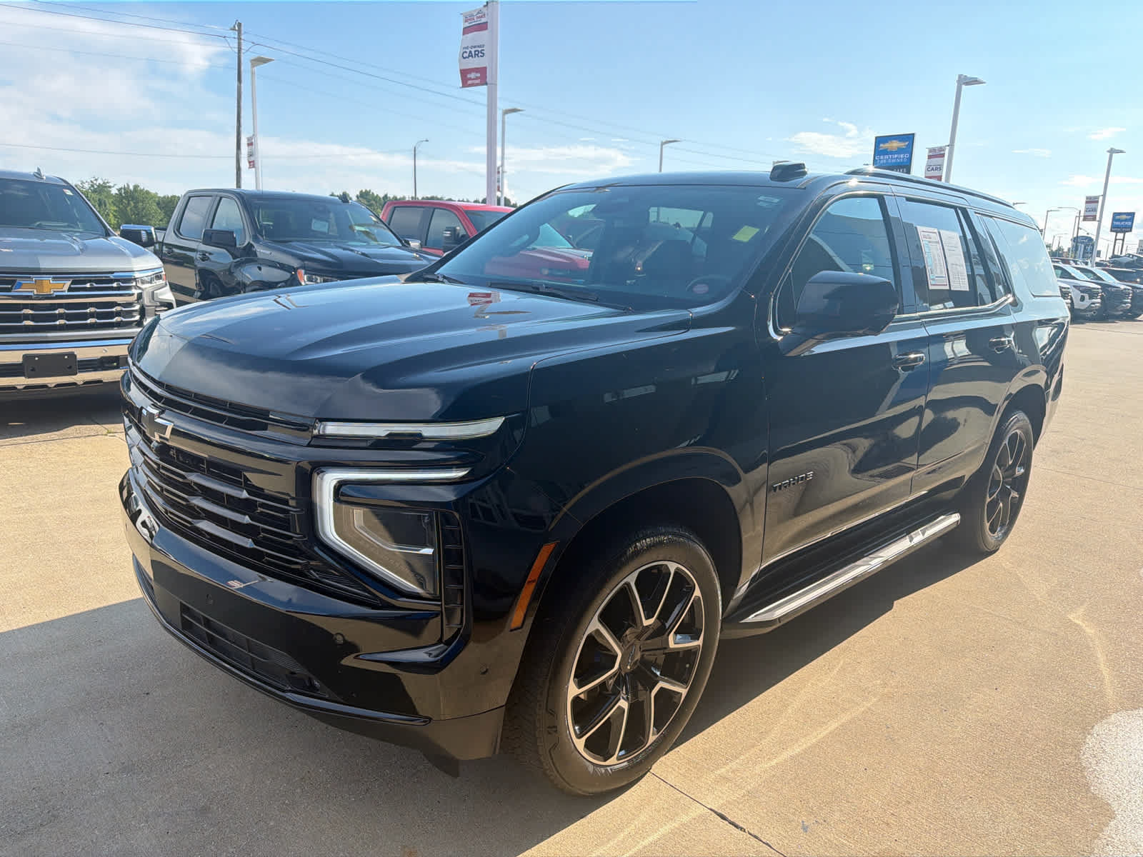 Used 2025 Chevrolet Tahoe RST w/ RST Capability Package AWD/4WD image 2