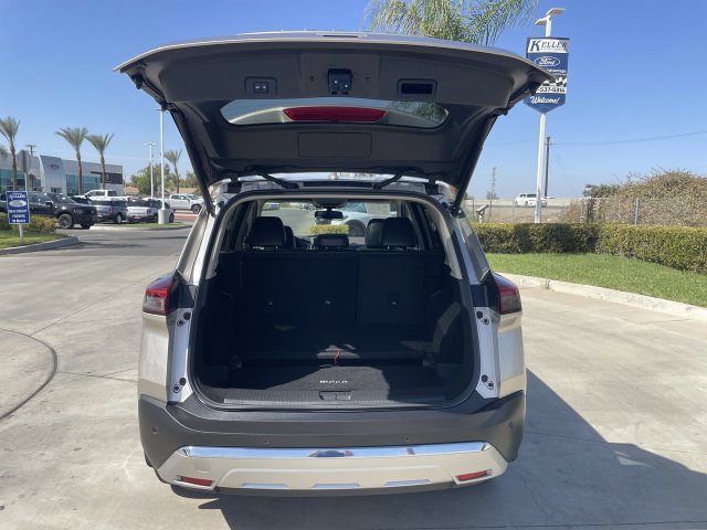 Used 2023 Nissan Rogue Platinum FWD image 27