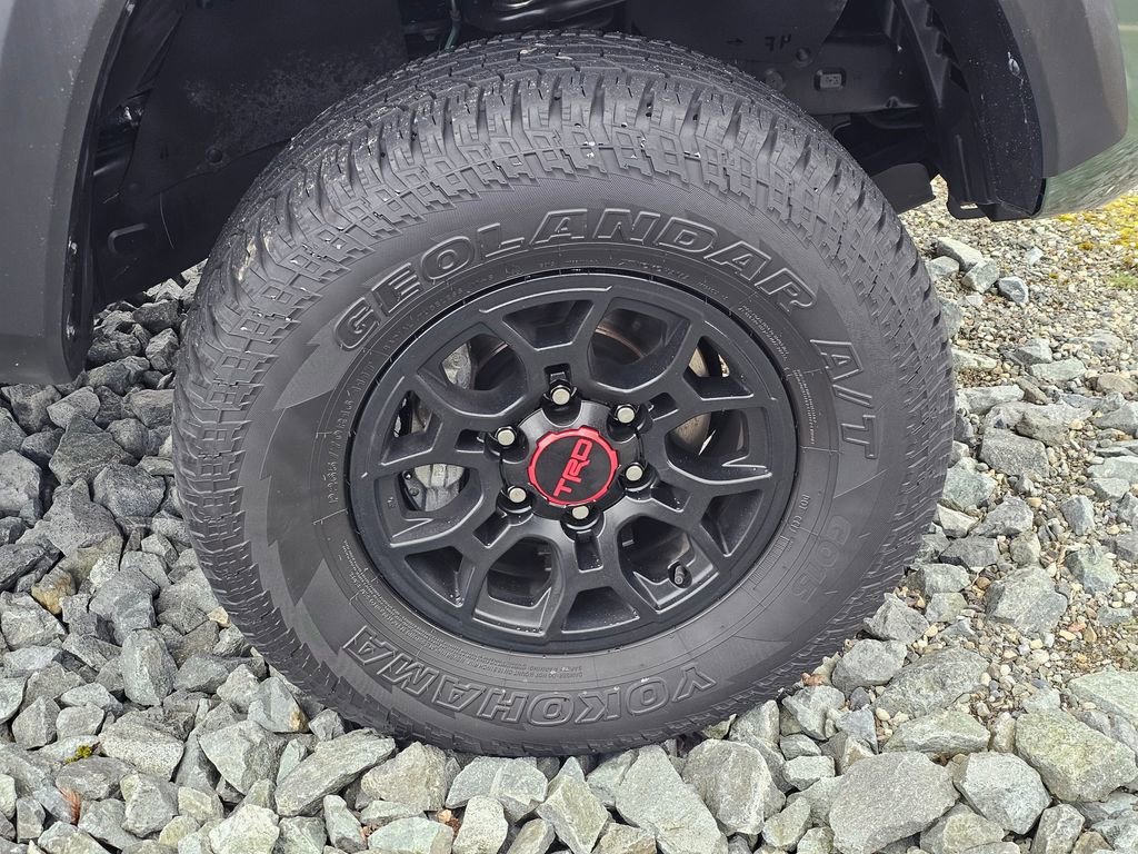 Used 2021 Toyota Tacoma SR5 w/ Trail Edition image 29