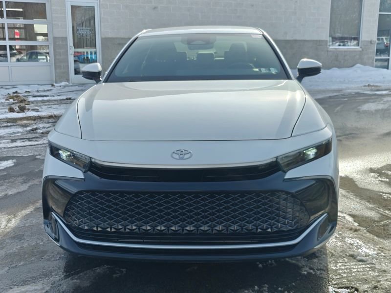 Used 2023 Toyota Crown XLE image 2