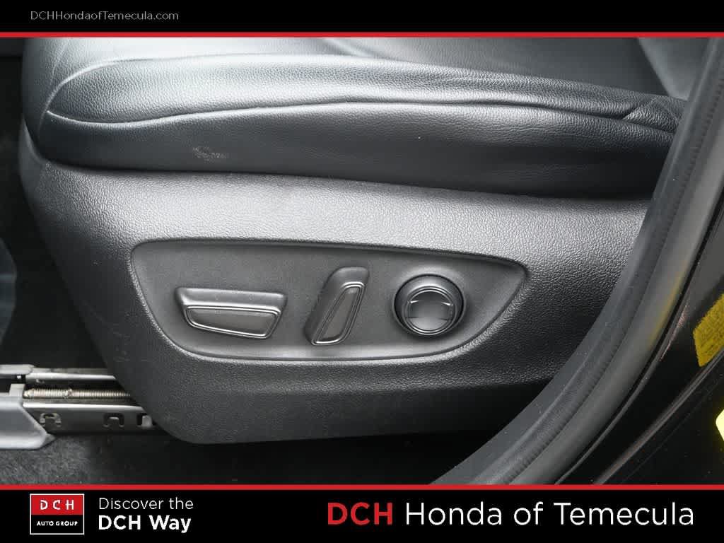 Used 2021 Toyota Highlander XLE FWD image 17